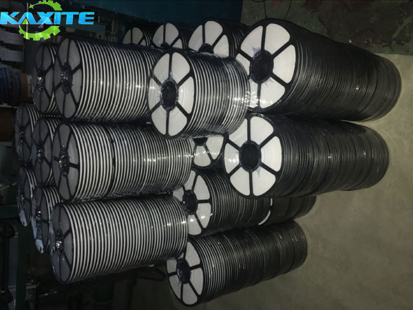 ក្រដាស ptfe ពង្រីកត្រូវបានប្រើសម្រាប់សម្ភារៈប្រដាប់បន្តោងដាវដែលមានពាសពេញហើយលក់ទៅឱ្យអតិថិជនហុងគ្រី